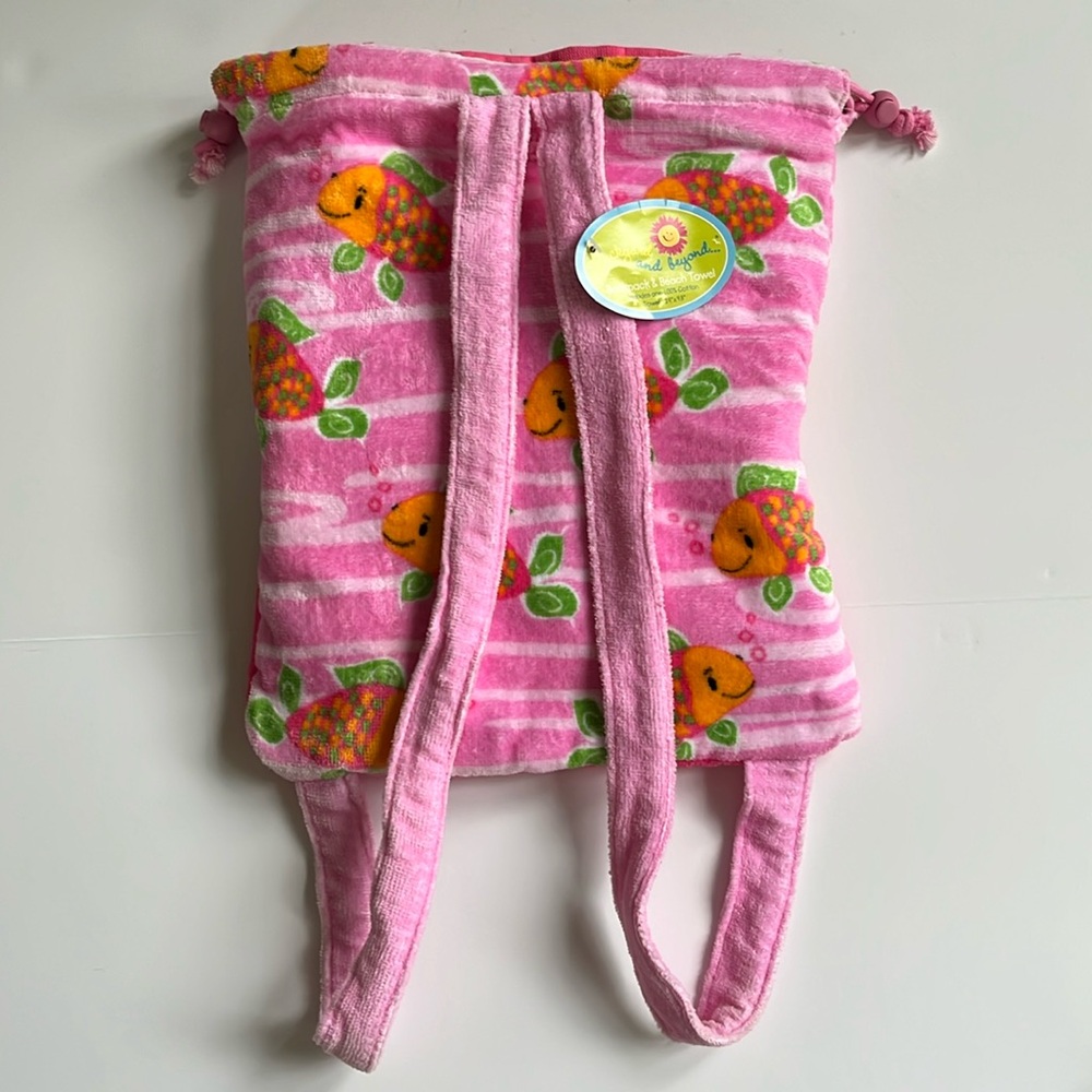 Fish Beach Towel & Backpack - Picture 9 of 12